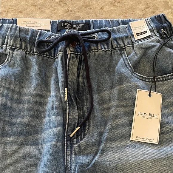 Judy Blue Medium Wash Wide Legged Relaxed  Drawstring Denim with Gold-Tip Cords - Picture 6 of 16